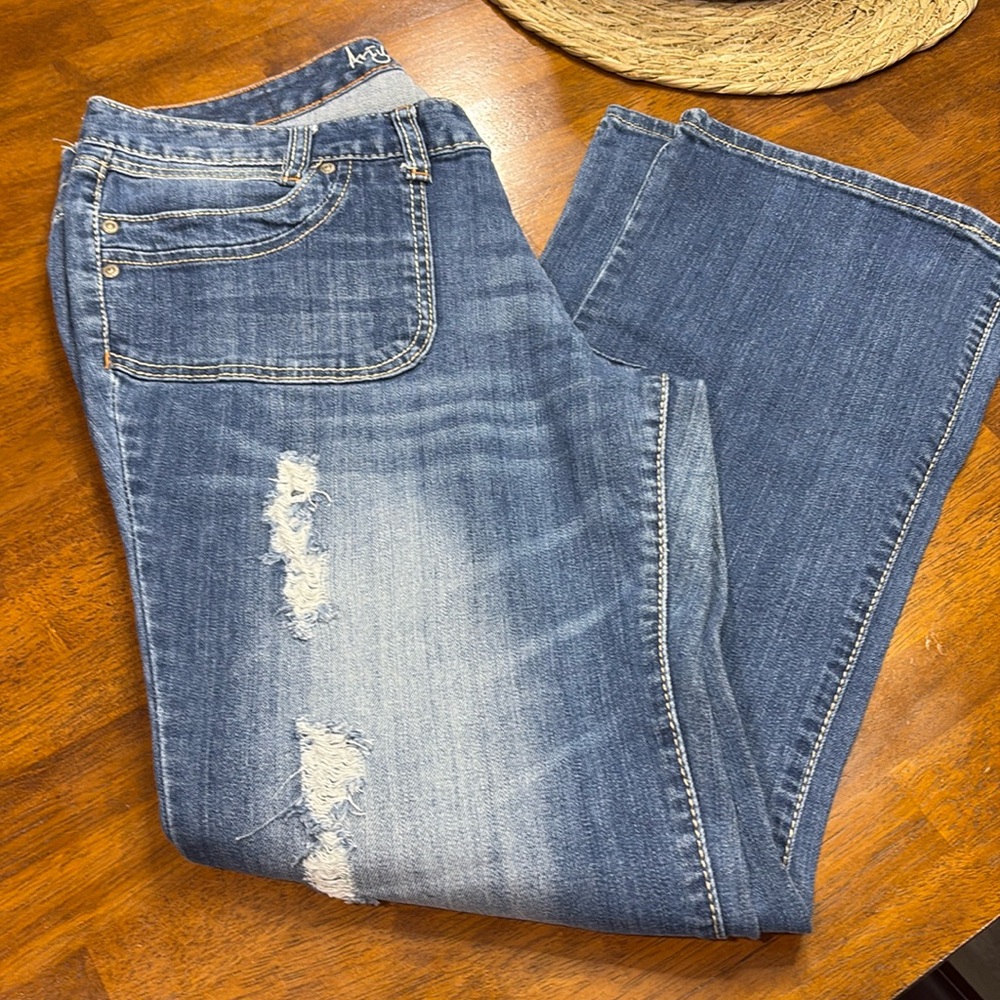 ARIYA JEANS
